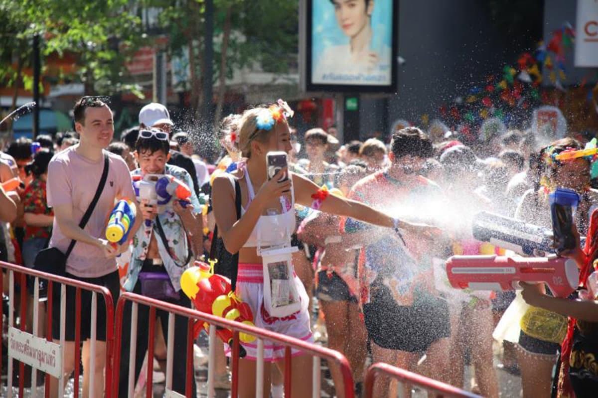 Tailândia registra 154 mortes nas estradas nos quatro primeiros dias do Songkran