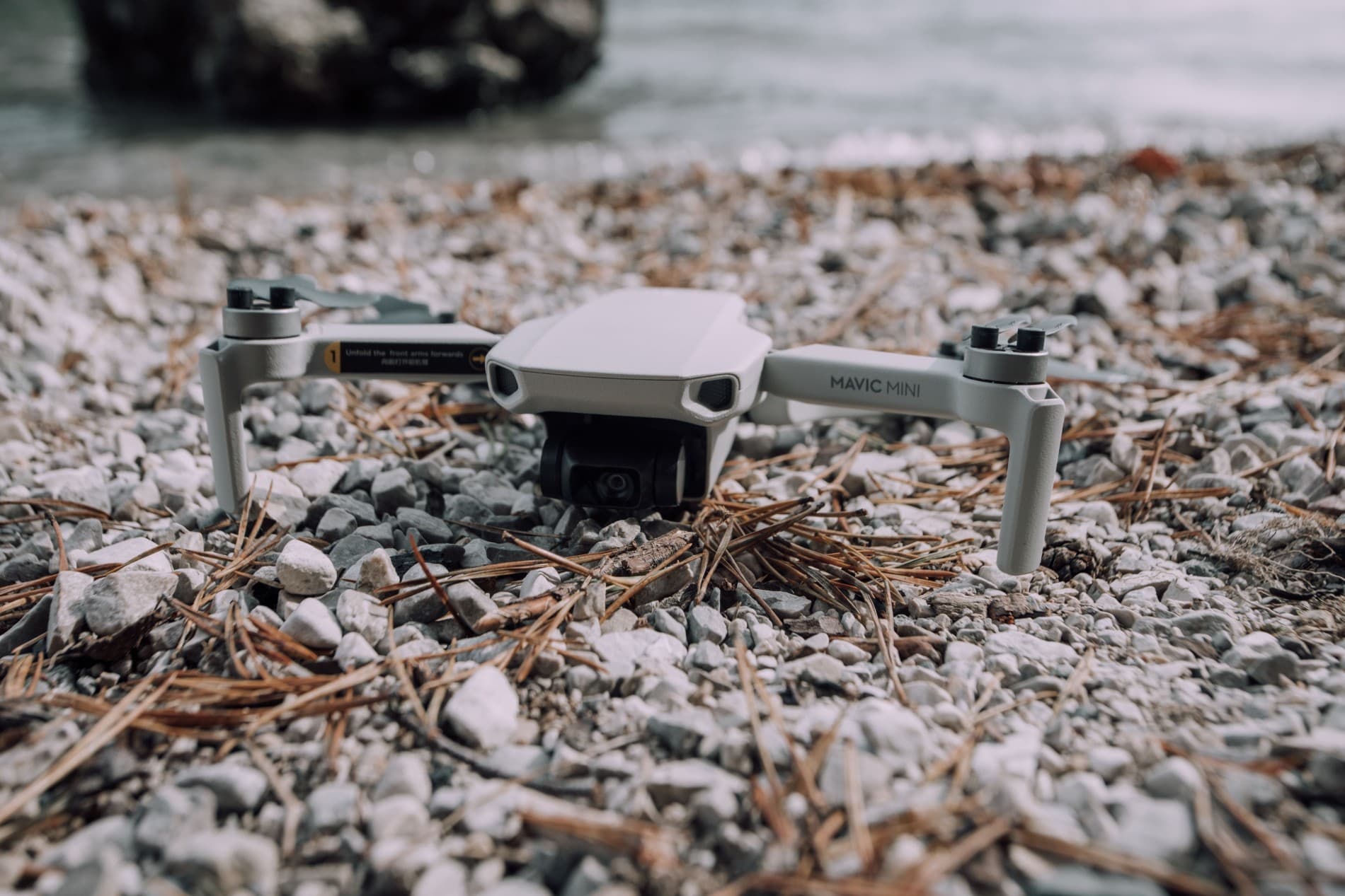 Fotógrafo tailandês é multado em 390 mil baht por uso ilegal de drone em Singapura