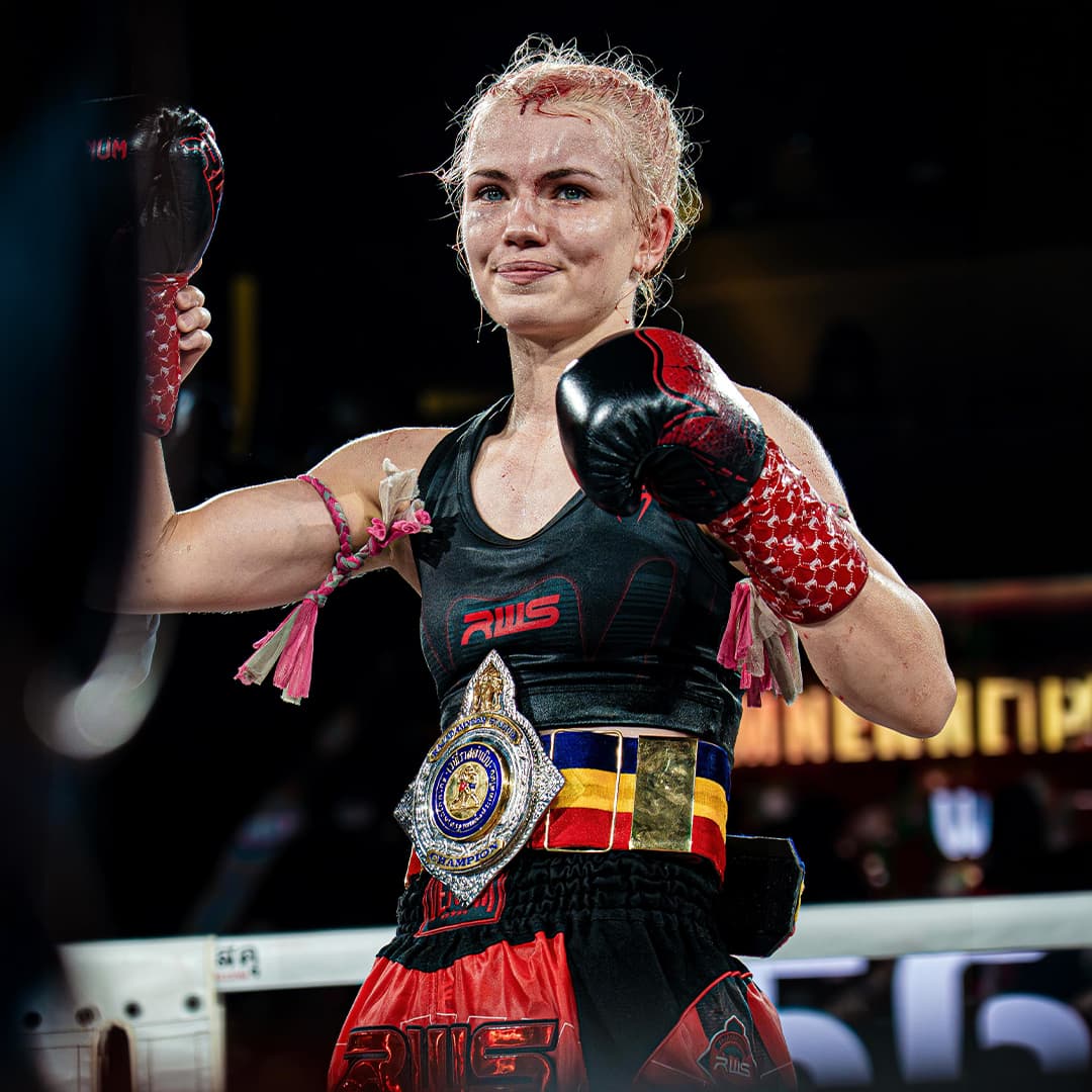De uma barraca improvisada ao título do Rajadamnern: a história de superação de Marie Ruumet no Muay Thai