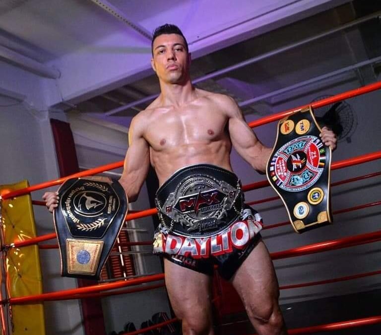 Conheça a trajetória do campeão de muaythai: Adaylton Freitas